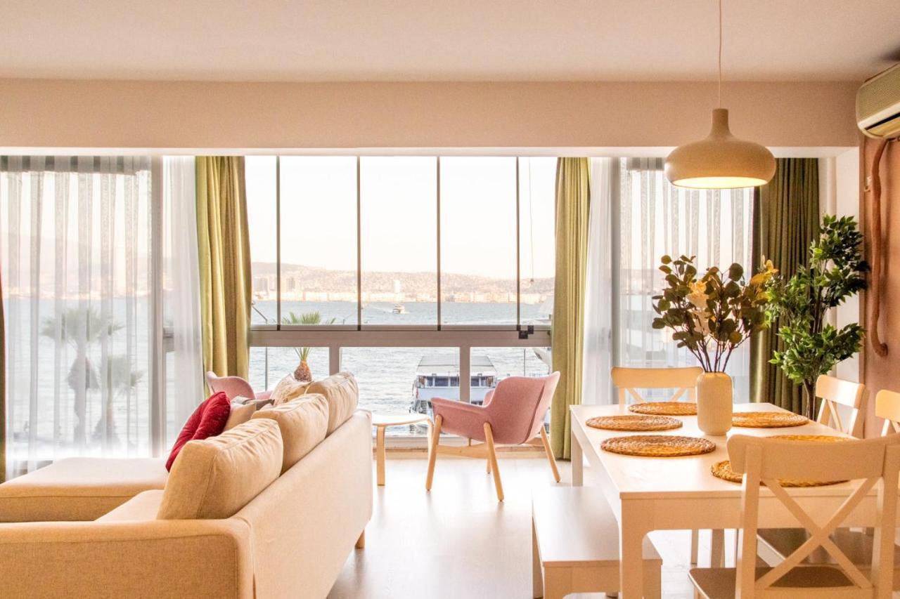 Appartement Flat With Sea View Near Karsiyaka Coast à İzmir Extérieur photo